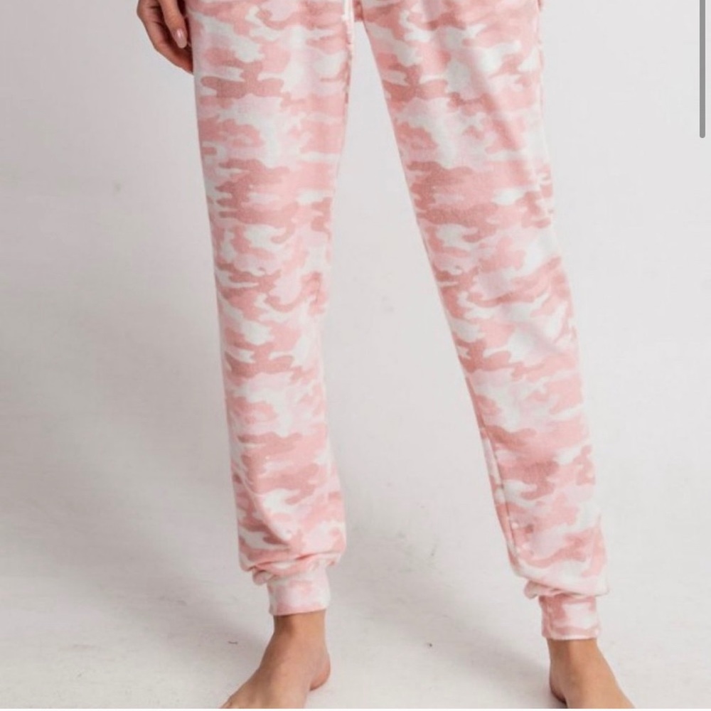 New! peach pink camo ultra soft drawstring pants - Picture 3 of 7